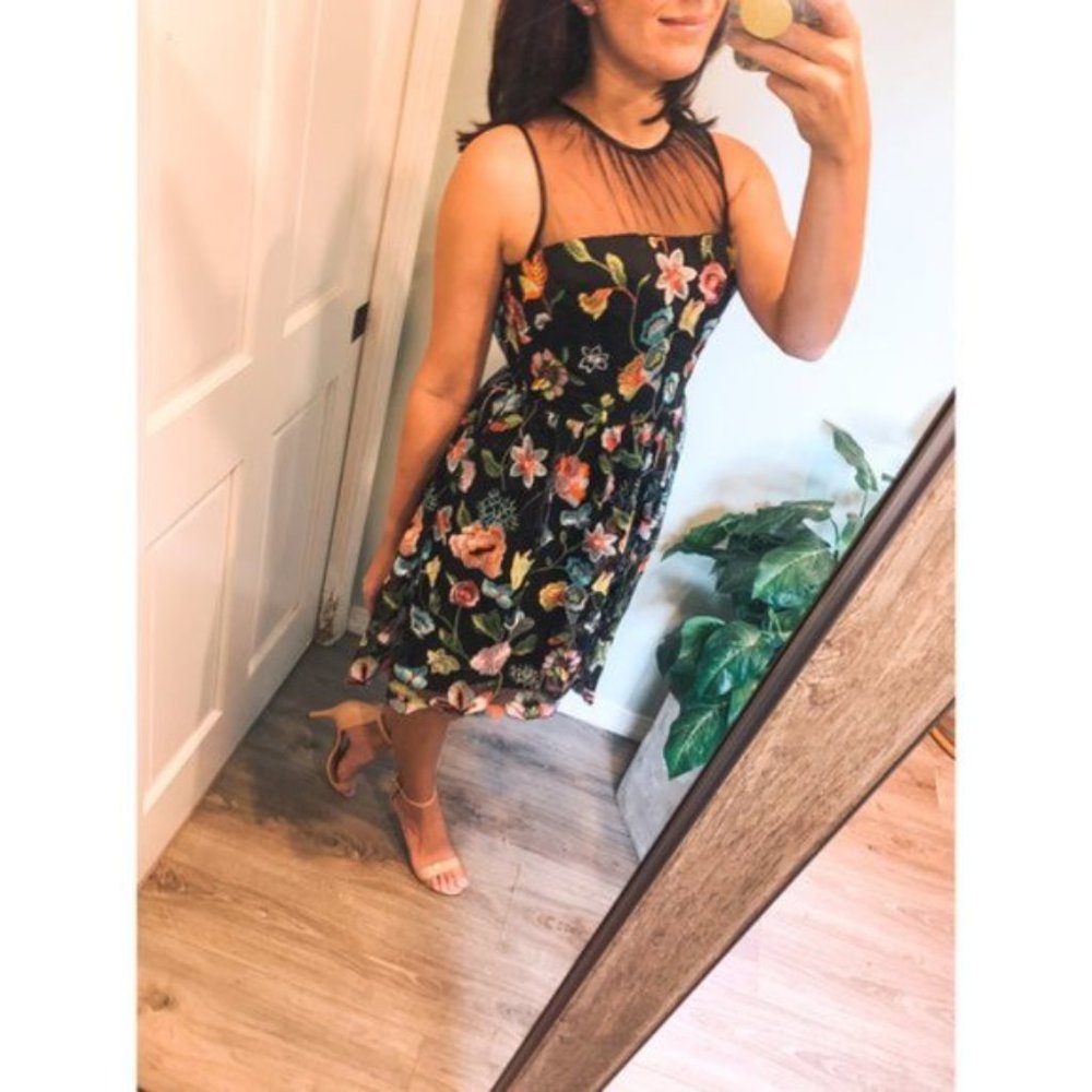 NWOT Aidan Mattox Embroidered Floral Mini Dress Black Size 4